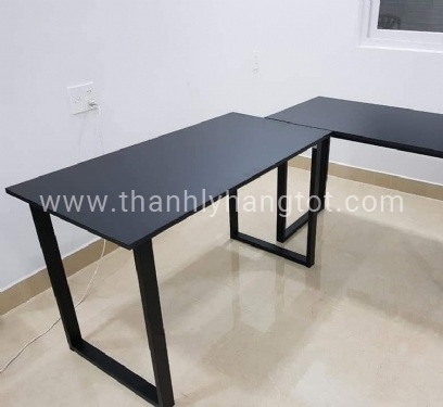 Bàn Chữ U Chân Đen Mặt Đen 60x120x c 73