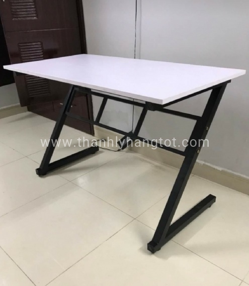 Bàn Chữ Z Chân Đen Mặt Trắng 60x120x c 73