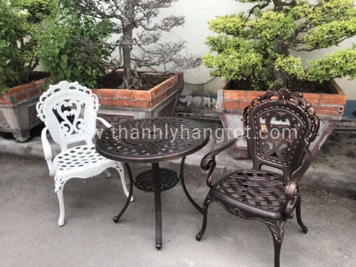 Bàn tròn hợp kim đúc 70x78