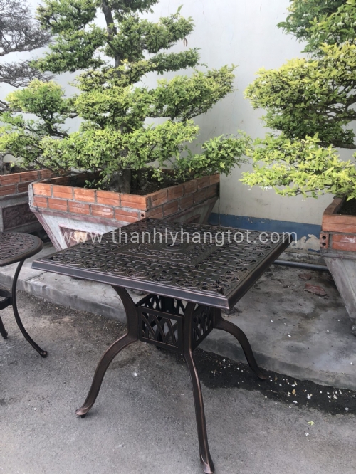 Bàn vuông hợp kim đúc 80x73
