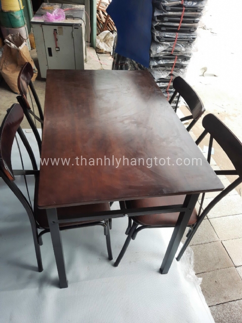 Bàn Chân Sắt Mặt Gỗ 1m2