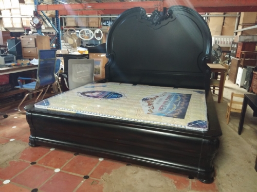 GIƯỜNG HOANG GIA 198 x 225