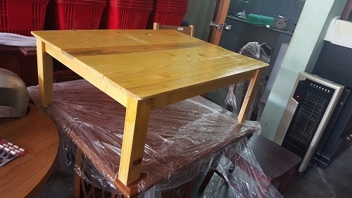 BÀN GỖ THÔNG NHẬT 50x70x33