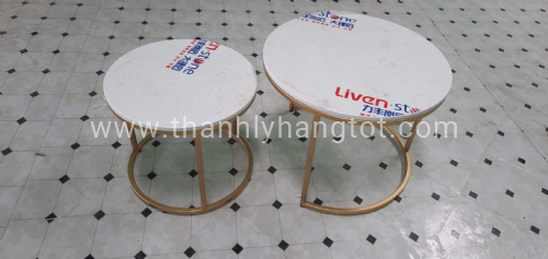 bàn sofa mẹ bồng con