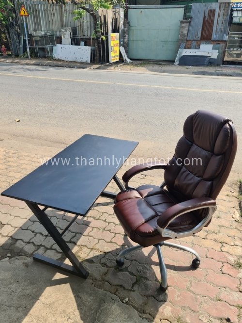 Bàn Chữ Z Chân Đen Mặt Đen 60x120x c 73