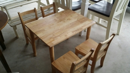 Bàn cao su 75x120x73